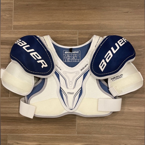 Bauer Hockey Shoulder Pads- Junior Large - Picture 1 of 10